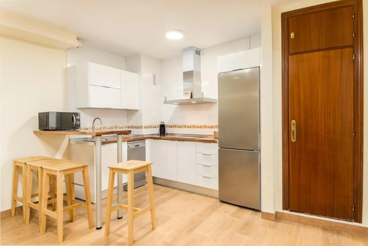 Holidays2Malaga Feijoo Stay Local Close To City Center In A Quiet Area. アパート