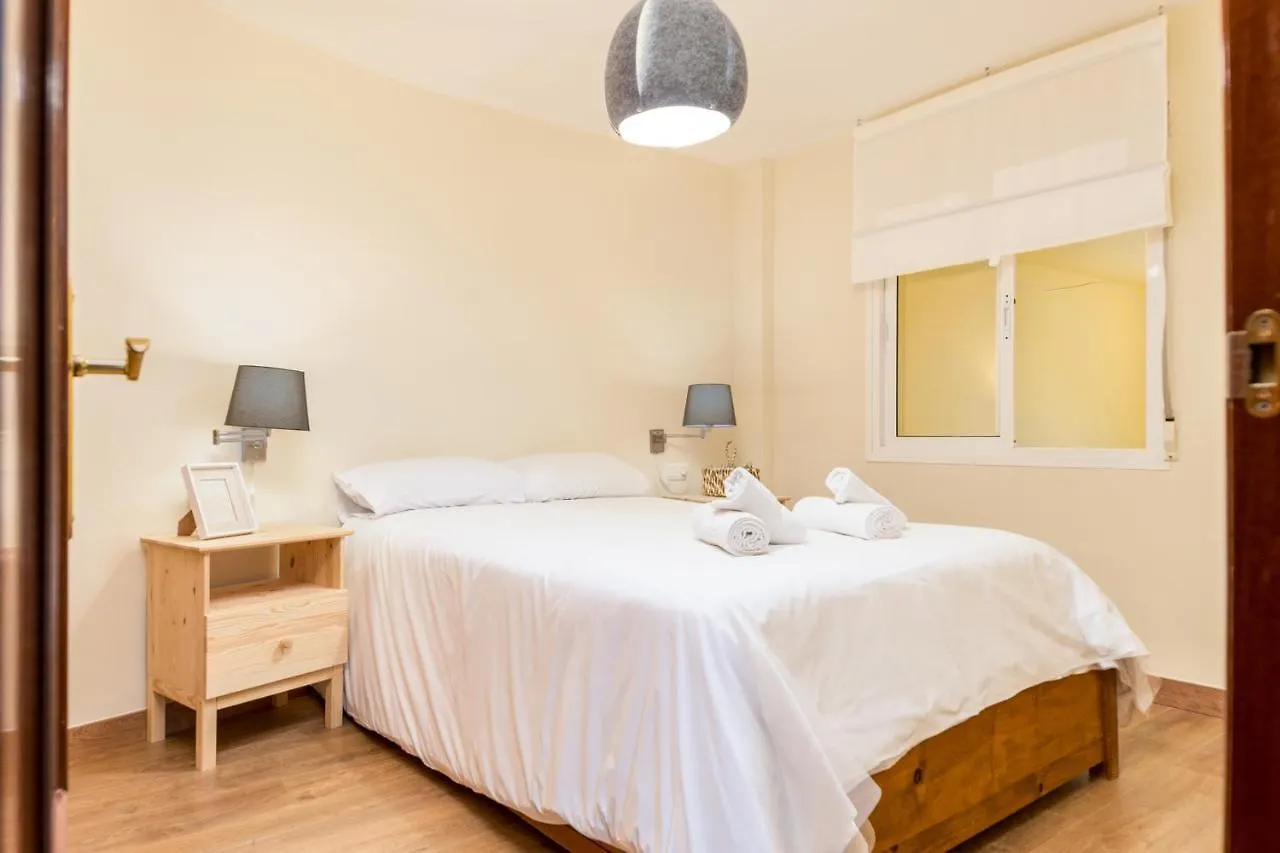 Holidays2Malaga Feijoo Stay Local Close To City Center In A Quiet Area. アパート マラガ