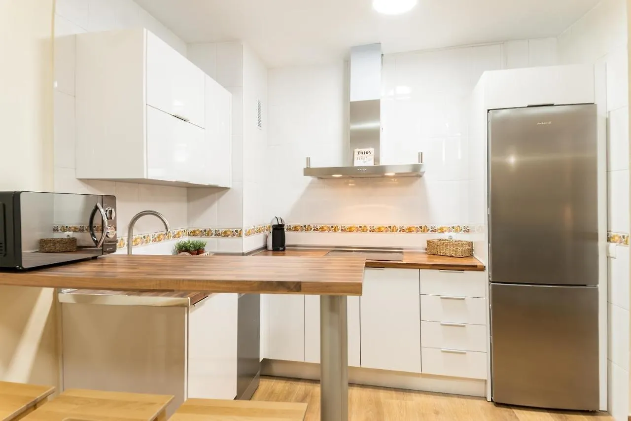 Holidays2Malaga Feijoo Stay Local Close To City Center In A Quiet Area. アパート マラガ